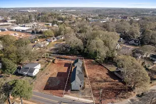 107 Potomac Ave, Greenville, SC 29605 - Photo 3