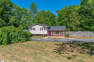 100 Woodburn Dr, Taylors, SC 29687 - Photo 1