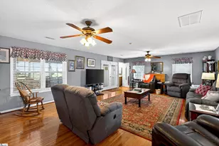 137 S Manley Dr, Taylors, SC 29687 - Photo 11