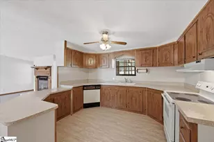 554 Berry Shoals Rd, Duncan, SC 29334 - Photo 9