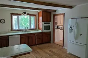 127 Wildwood Ln, Union, SC 29379 - Photo 5