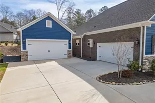3703 Rocky Creek Dr, Seneca, SC 29678 - Photo 3