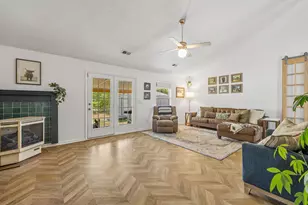 422 Lily Pond Ln, Taylors, SC 29687 - Photo 5