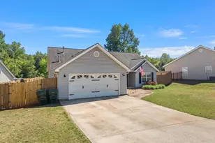 422 Lily Pond Ln, Taylors, SC 29687 - Photo 3