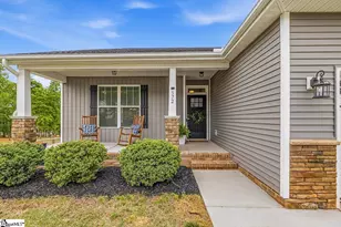 572 Forden Dr, Wellford, SC 29385 - Photo 3