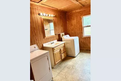 411 Bradley Dill Road, Campobello, SC 29322 - Photo 15