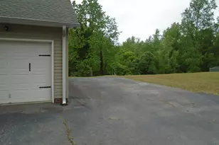 501 Caldwell St, Campobello, SC 29322 - Photo 3