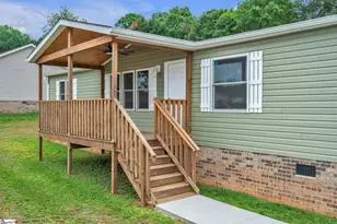 423 Valleybrook Ln, Greer, SC 29651 - Photo 3