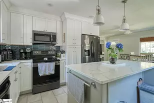 302 Hillcrest Dr, Greer, SC 29651 - Photo 5