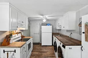 210 Sunnyside Dr, Greer, SC 29651 - Photo 7