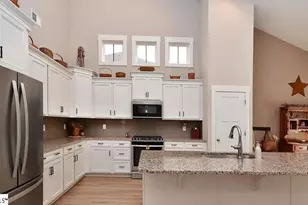 105 Foxbank Cir, Greer, SC 29651 - Photo 3