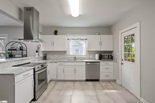 22 2nd Ave, Greenville, SC 29609 - Photo 9