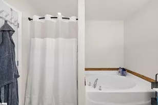 4 Richmond Dr, Greenville, SC 29617 - Photo 7