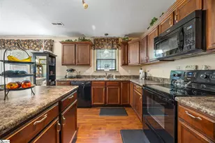 610 Chastine Dr, Spartanburg, SC 29301 - Photo 11