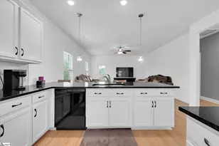 1037 Spruce Grove Rd, Duncan, SC 29334 - Photo 5