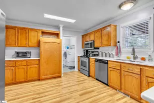 205 Stonewood Dr, Greenwood, SC 29649 - Photo 5