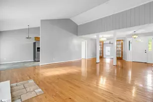 1100 Charter Oak Dr, Taylors, SC 29687 - Photo 7