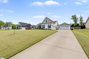 9 Judge Looper Ct, Travelers Rest, SC 29690 - Photo 3
