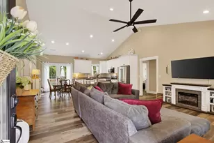 435 Minor St, Williamston, SC 29697 - Photo 5