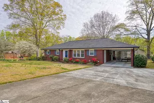137 Whittier Pl, Spartanburg, SC 29303 - Photo 1