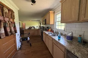 927 Cardinal Dr, Easley, SC 29642 - Photo 11