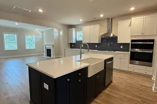 335 Goldenrod Ct, Seneca, SC 29678 - Photo 5