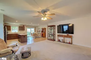 688 Hardwood Dr, Boiling Springs, SC 29316 - Photo 9