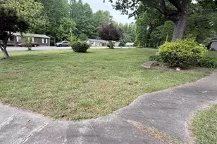 129 Boone Dr, Easley, SC 29640 - Photo 5