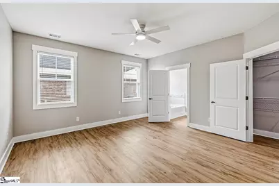 215 W Durst Avenue, Greenwood, SC 29646 - Photo 5