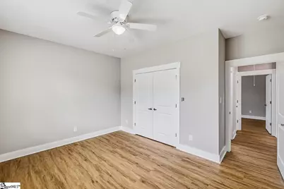 215 W Durst Avenue, Greenwood, SC 29646 - Photo 9