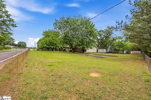 1392 Durbin Rd, Fountain Inn, SC 29644 - Photo 3