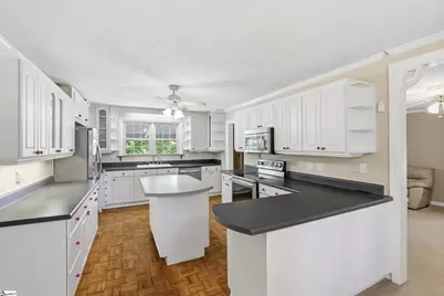 556 Club Drive, Greenville, SC 29611 - Photo 9