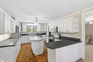 556 Club Dr, Greenville, SC 29611 - Photo 9
