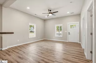 402 Elm St, Gaffney, SC 29340 - Photo 9
