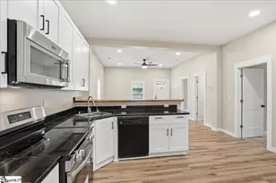 402 Elm St, Gaffney, SC 29340 - Photo 11