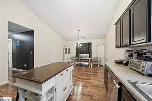 300 London Dr, Laurens, SC 29360 - Photo 13