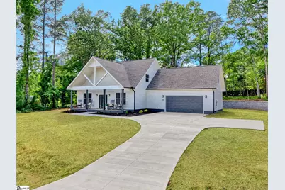 208 Pinehaven Street, Laurens, SC 29360 - Photo 1