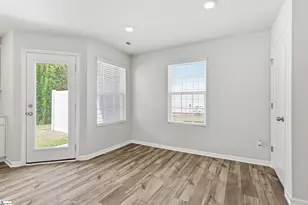 922 Powder Crk Dr, Reidville, SC 29375 - Photo 5