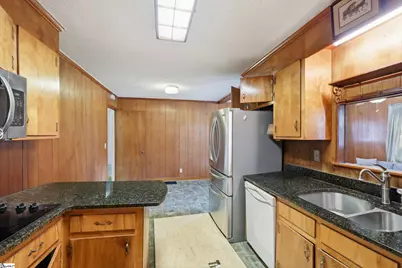 8 Woodridge Drive, Greenville, SC 29611 - Photo 11