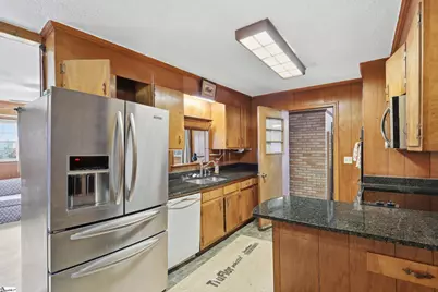 8 Woodridge Drive, Greenville, SC 29611 - Photo 9