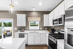 194 Randwick Ln, Greer, SC 29651 - Photo 5
