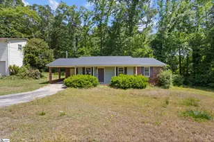 400 Meadow Rd, Laurens, SC 29360 - Photo 1