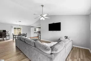 1302 Autumn Glen Ct, Fountain Inn, SC 29644 - Photo 3