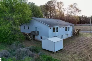 221 Lakeview Dr, Liberty, SC 29657 - Photo 3