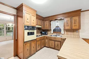 205 Oak Ridge Ct, Greer, SC 29650 - Photo 11