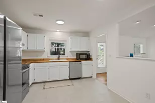 401 Belcross Dr, Simpsonville, SC 29681 - Photo 11