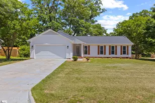 401 Belcross Dr, Simpsonville, SC 29681 - Photo 1