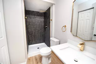 41 2nd St, Greenville, SC 29611 - Photo 7
