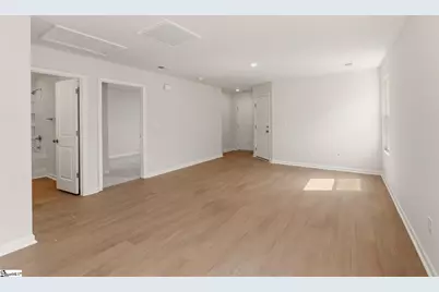163 Cloverfield Lane, Spartanburg, SC 29303 - Photo 3