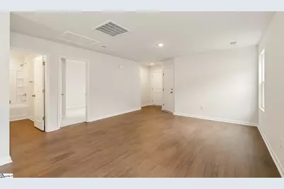 155 Cloverfield Lane, Spartanburg, SC 29303 - Photo 3